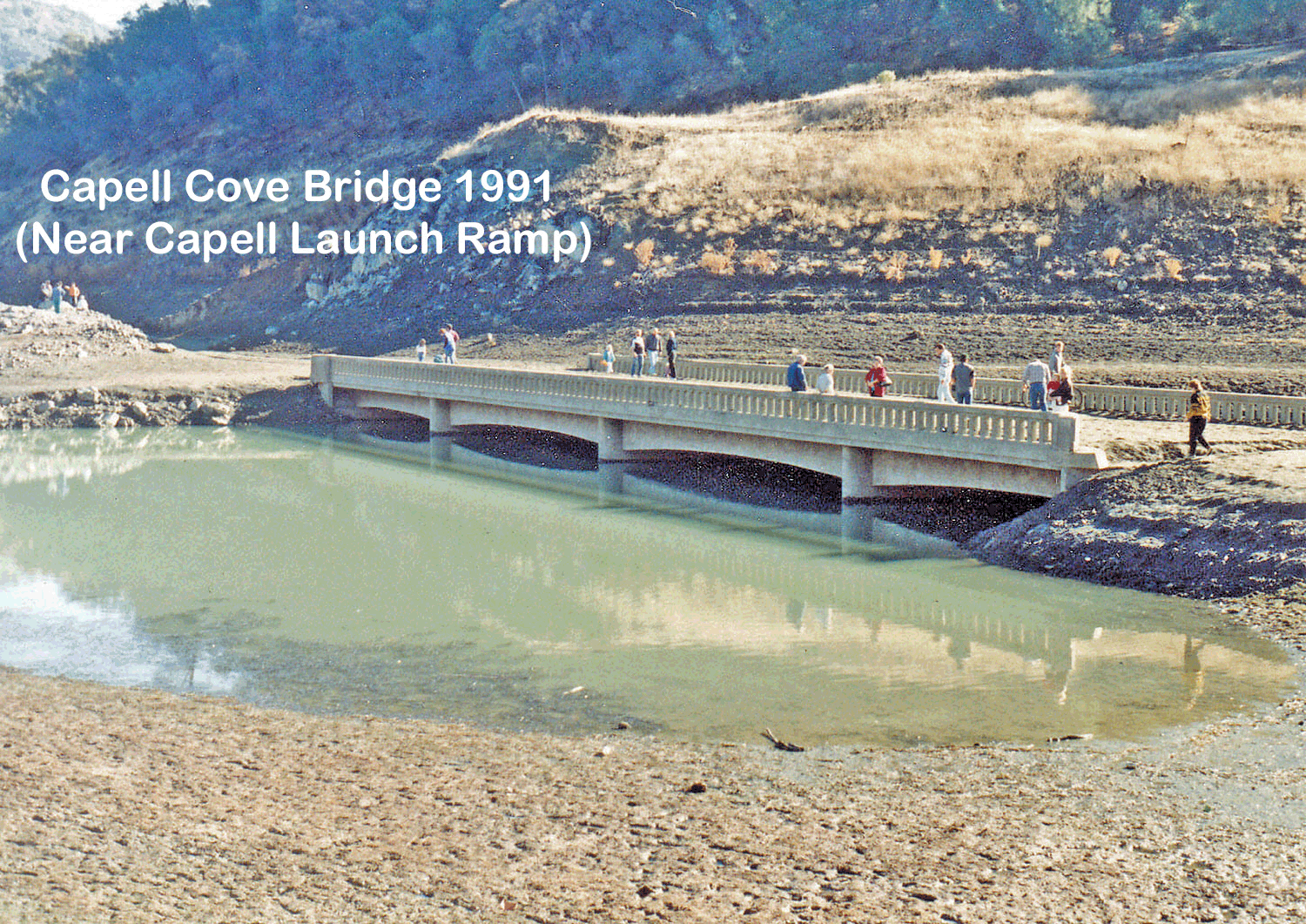 Capell Bridge with people1